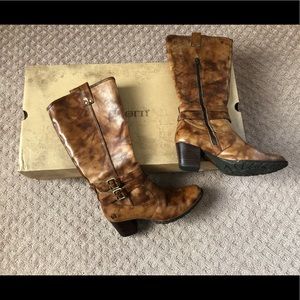 Born Lewisa Boots Size 7